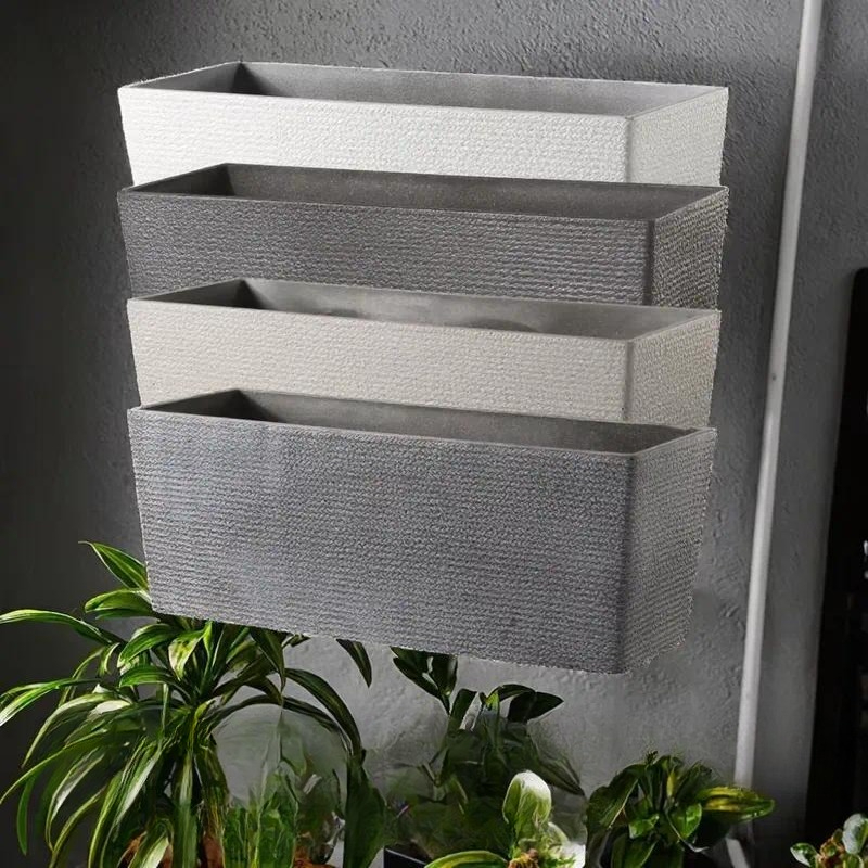大容量で、自分で水を注げる、四角い窓枠用プランター。粉体塗装 - Pour Pot Aluminum のレビューと価格